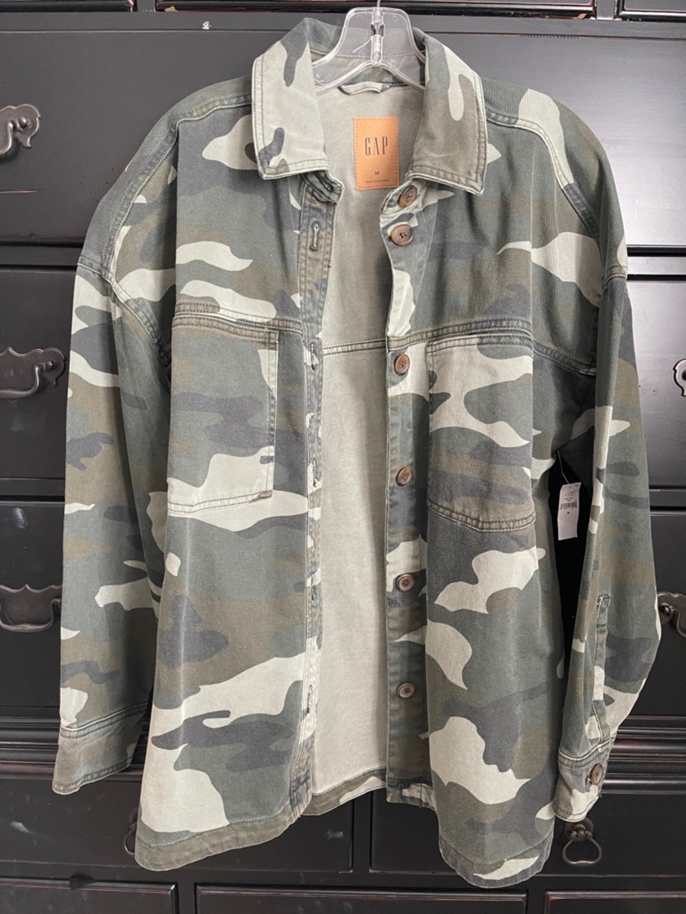 GAP women’s Green Camo Button-Up Field Jacket